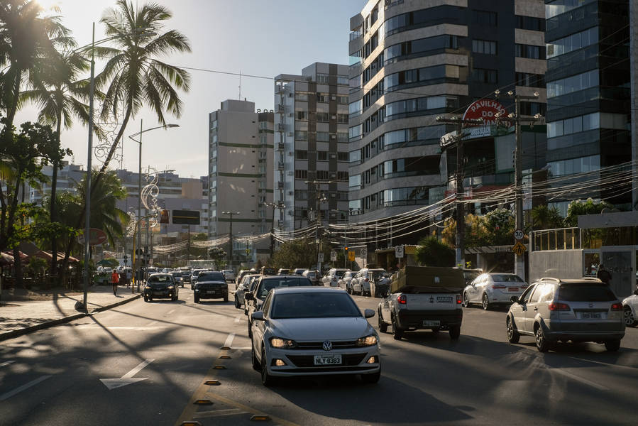 Parte da Avenida Dr. Antônio Gouveia terá sentido único durante a semana, das 6h às 9h