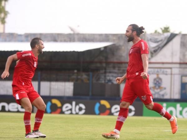 Esperança de gols: Rafael Longuine e Léo Gamalho marcaram os gols na primeira fase e esperam repetir a dose hoje
