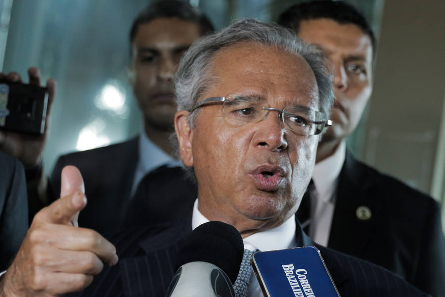 O ministro da Economia, Paulo Guedes, conversou com os governadores sobre tributos que incidem sobre combustíveis