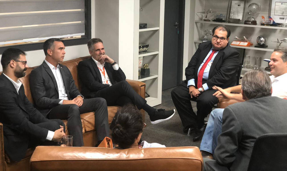 Representantes do governo de Alagoas se reúnem com diretores da Gol Linhas Aéreas