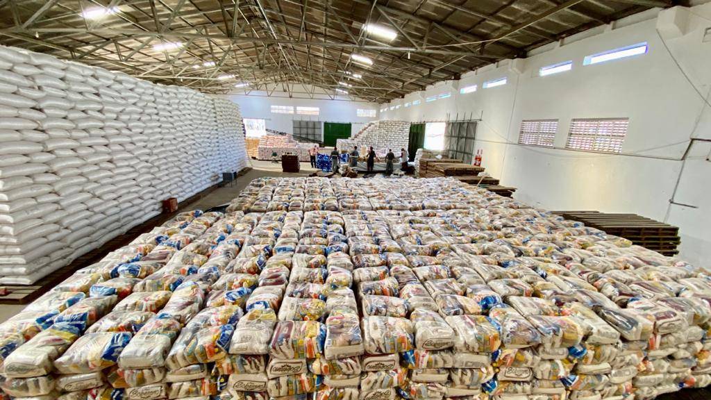 Depósito central da Conab em Alagoas está lotado de alimentos para montagem das cestas básicas para os indígenas