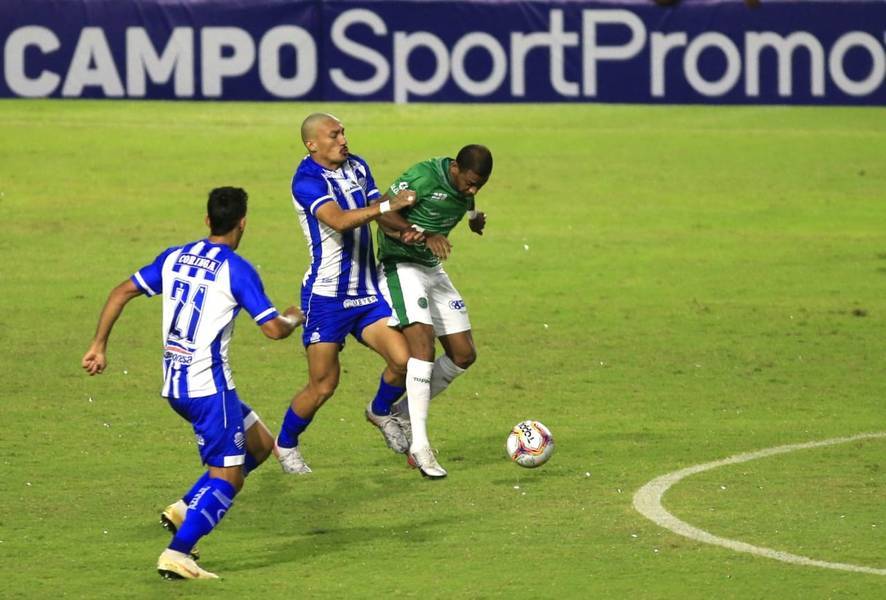 Desfalcado, CSA enfrentou o Guarani no último sábado, no Rei Pelé, e venceu por 1 a 0