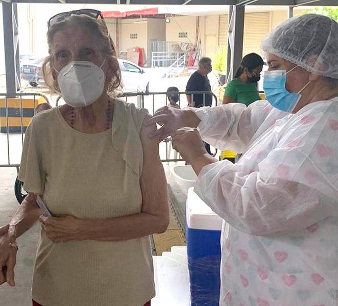 TEREZA PACHECO também já garantiu sua vacina contra a COVID-19
