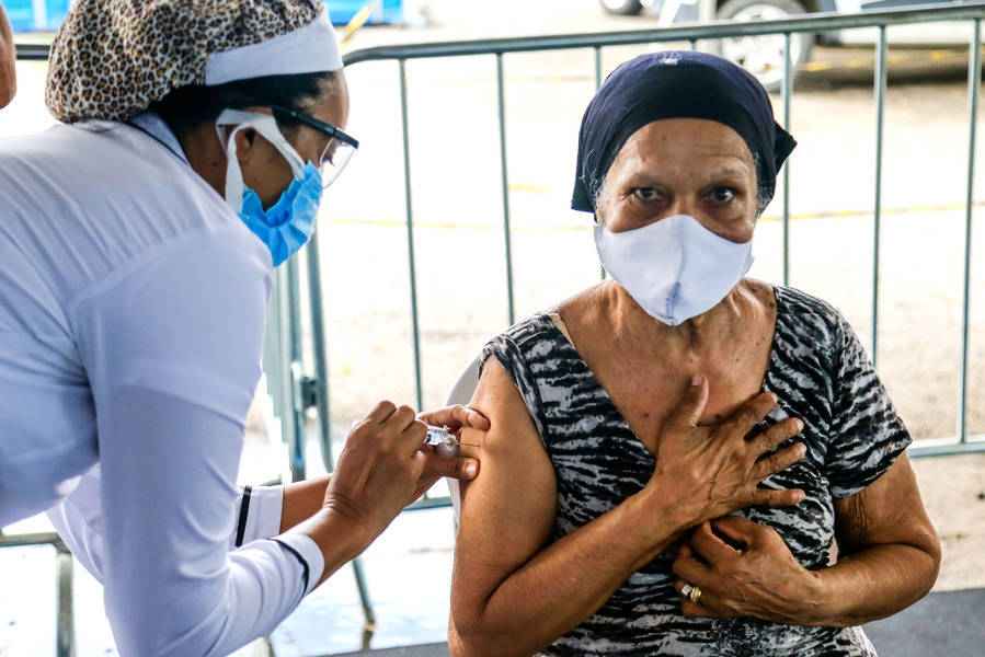 Maceió, 18 de março de 2021
Vacinação de idosos no Papódromo no bairro do Vergel do Lago, em Maceió. Alagoas - Brasil.
Foto:@Ailton Cruz