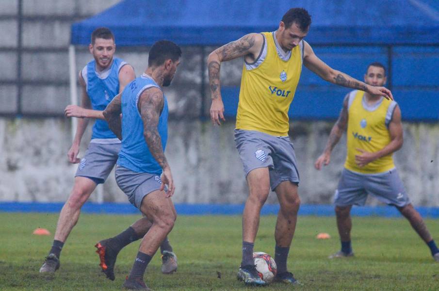 Debaixo de muita chuva, elenco azulino voltou aos treinamentos no CT do Nelsão, visando ao jogo de sábado (7)