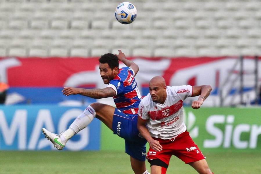 Nicolas Careca fez o único gol do CRB no jogo de ida, em Fortaleza; volta agora é no Rei Pelé