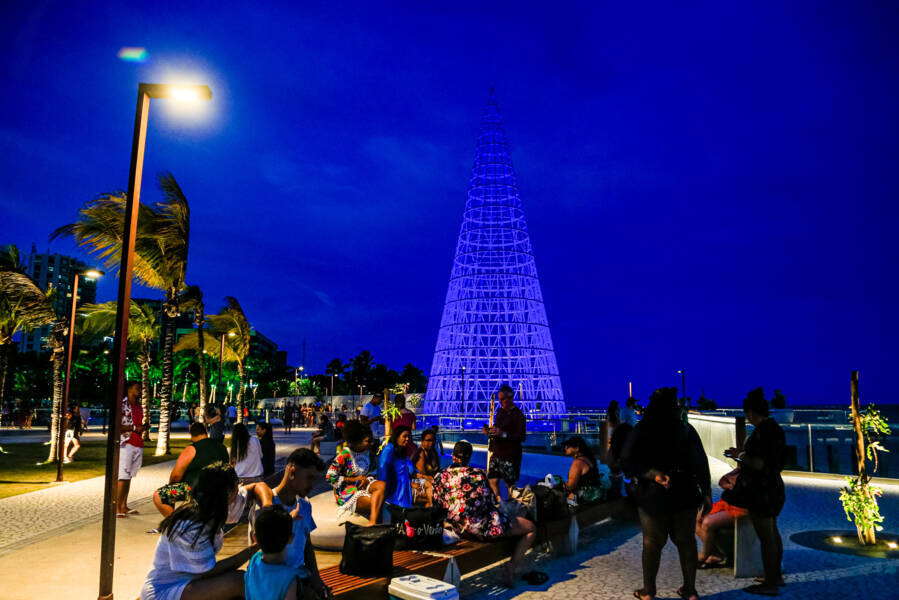 Justiça suspende instalação de árvore de Natal no Marco dos Corais | Gazeta  de Alagoas