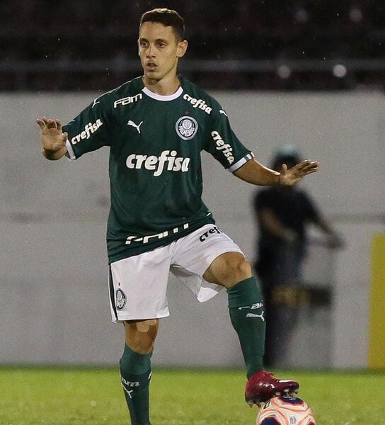 Tomás Matos começou nas categorias de base do Palmeiras