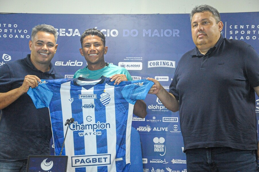 Lateral-direito Lucas Marques está de volta ao Azulão e disse estar grato pela segunda oportunidade