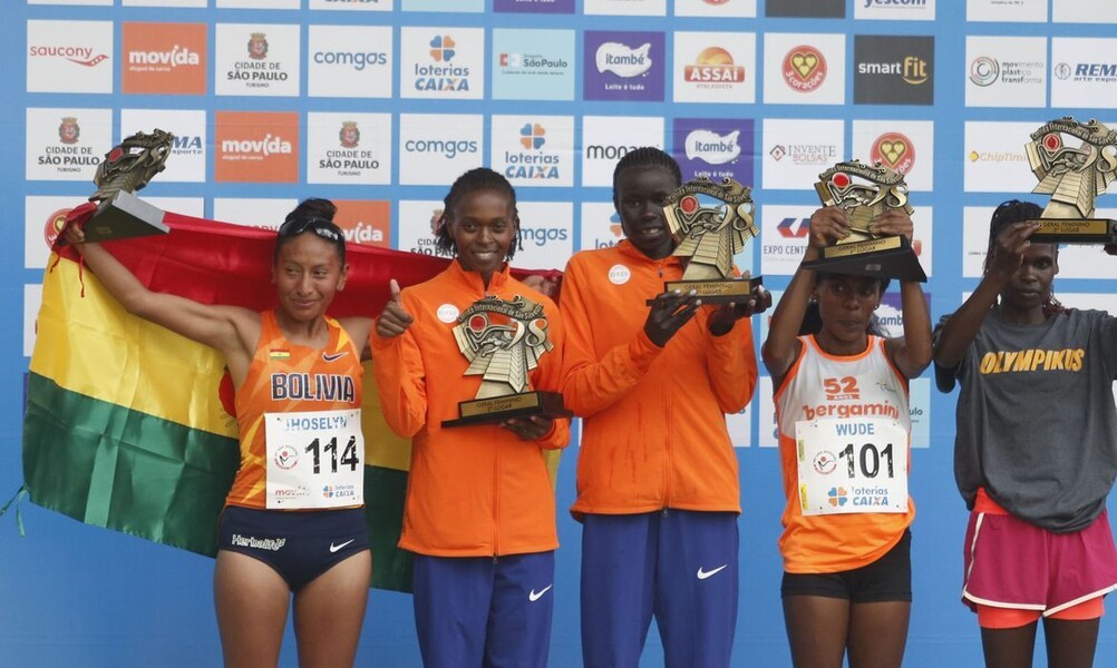 Catherine Reline e Sheila Chelangat, ambas do Quênia, foram as mais rápidas na corrida feminina