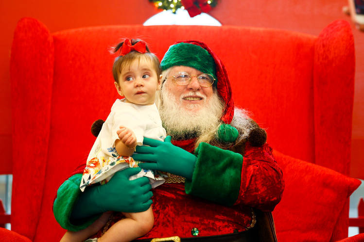 /Desde o último dia 10, Papai Noel tem feito a alegria das crianças que vão ao shopping