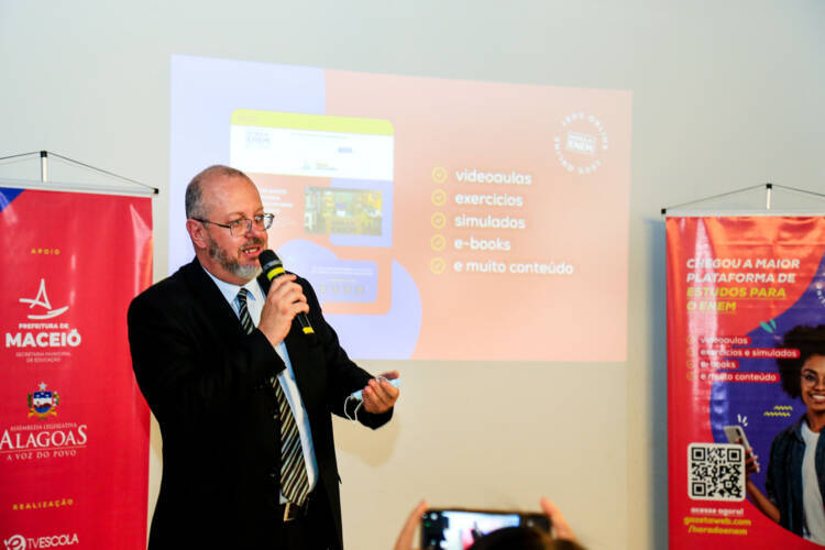 /Maceió, 21 de setembro de 2021
OAM lança plataforma de ensino para o Enem em parceria com a TV Escola no restaurante do supermercado Palato, no bairro do Farol em Maceió. Alagoas - Brasil.
Foto:@Ailton Cruz