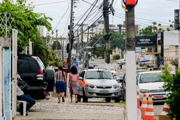 /Maceió, 13 de maio de 2022
Estacionamento irregular nas ruas de Maceió. Alagoas - Brasil.
Foto:@Ailton Cruz